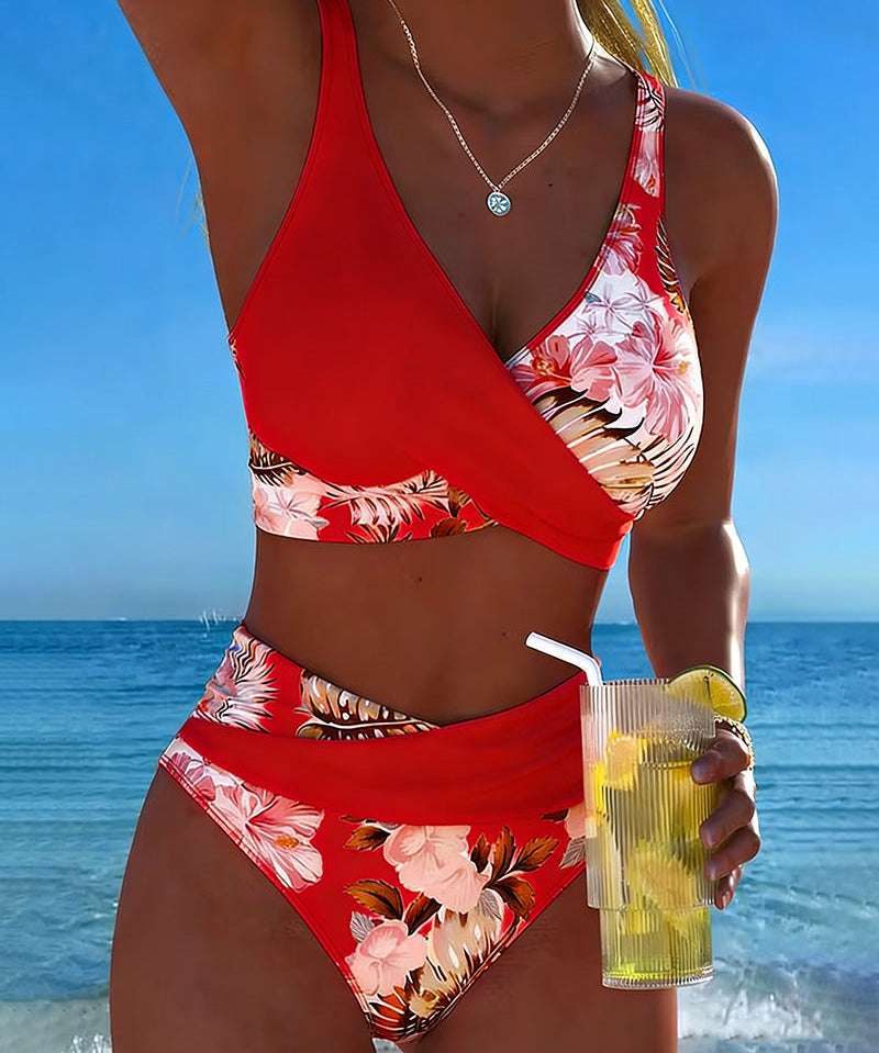 Bikini mit kontrastierendem Blumenmuster und Schlitz