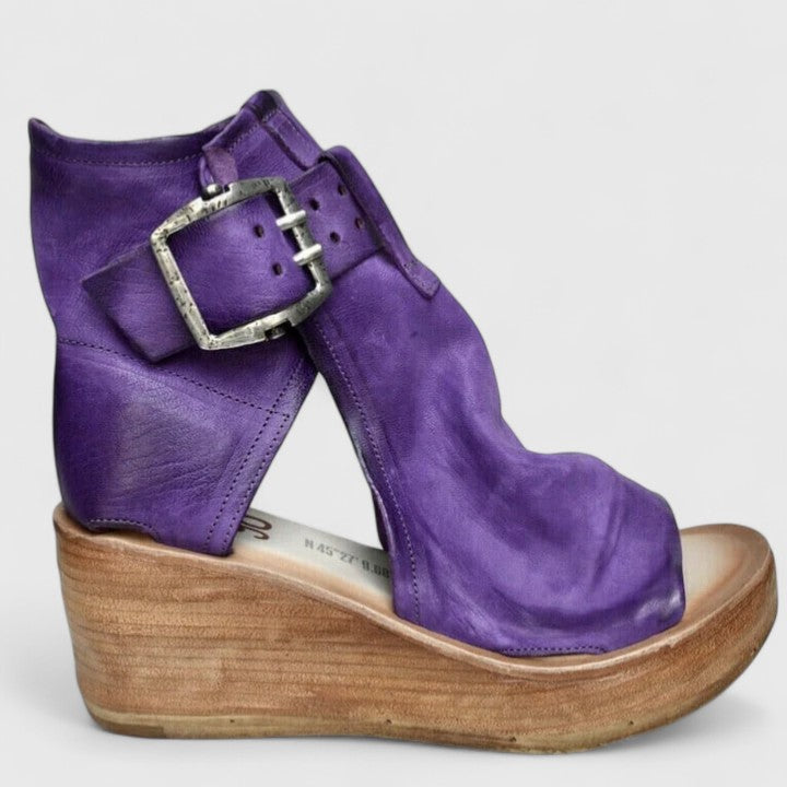 Caoilfhinn | Klassische Keilsandalen