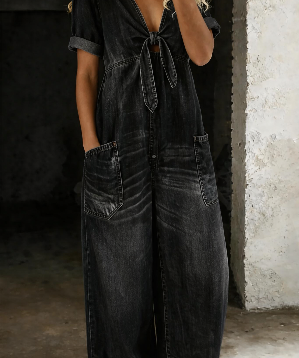 Olga - Kurzärmeliges Jumpsuit mit V-Ausschnitt