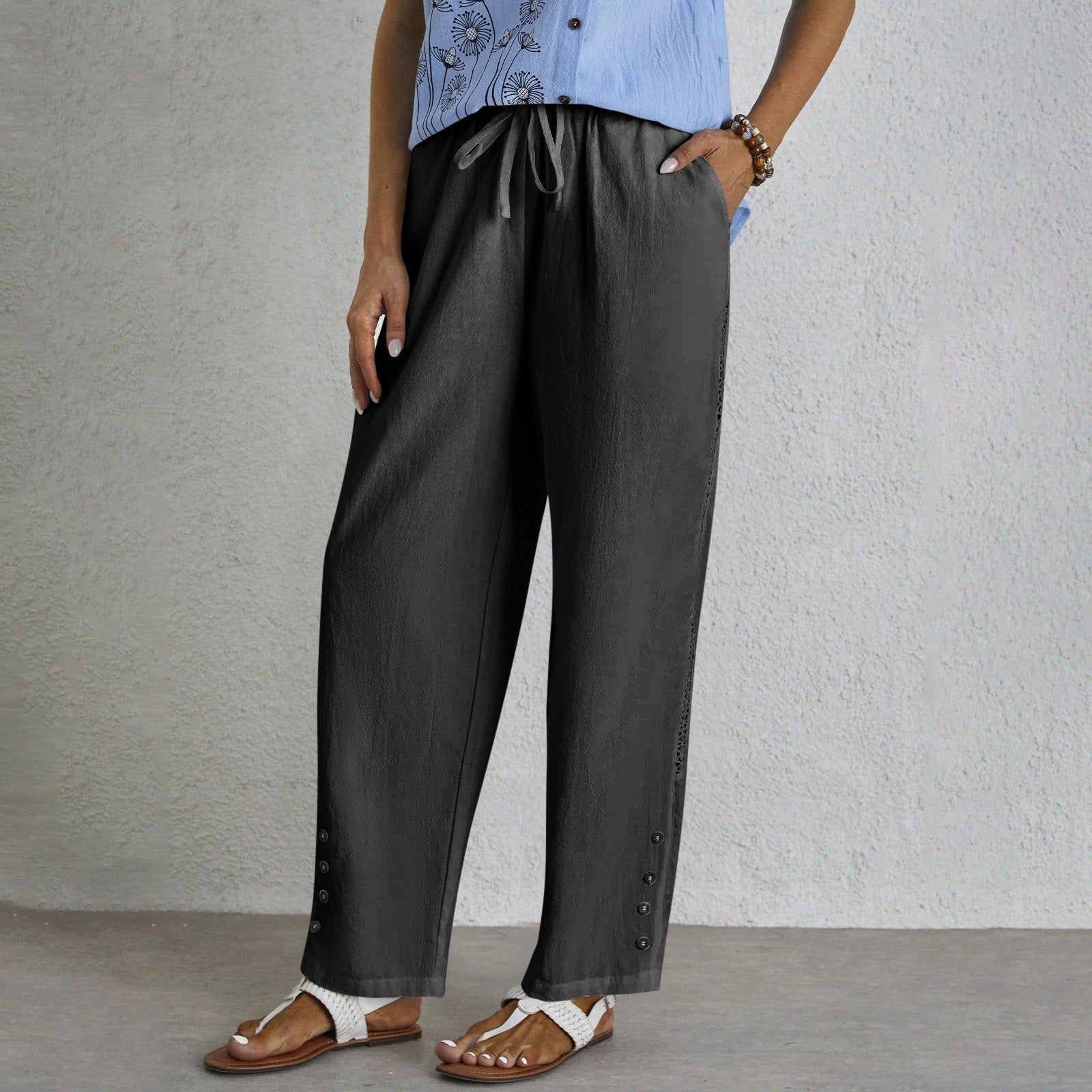 Nuala | Entspannte Hose mit Knopfdetails