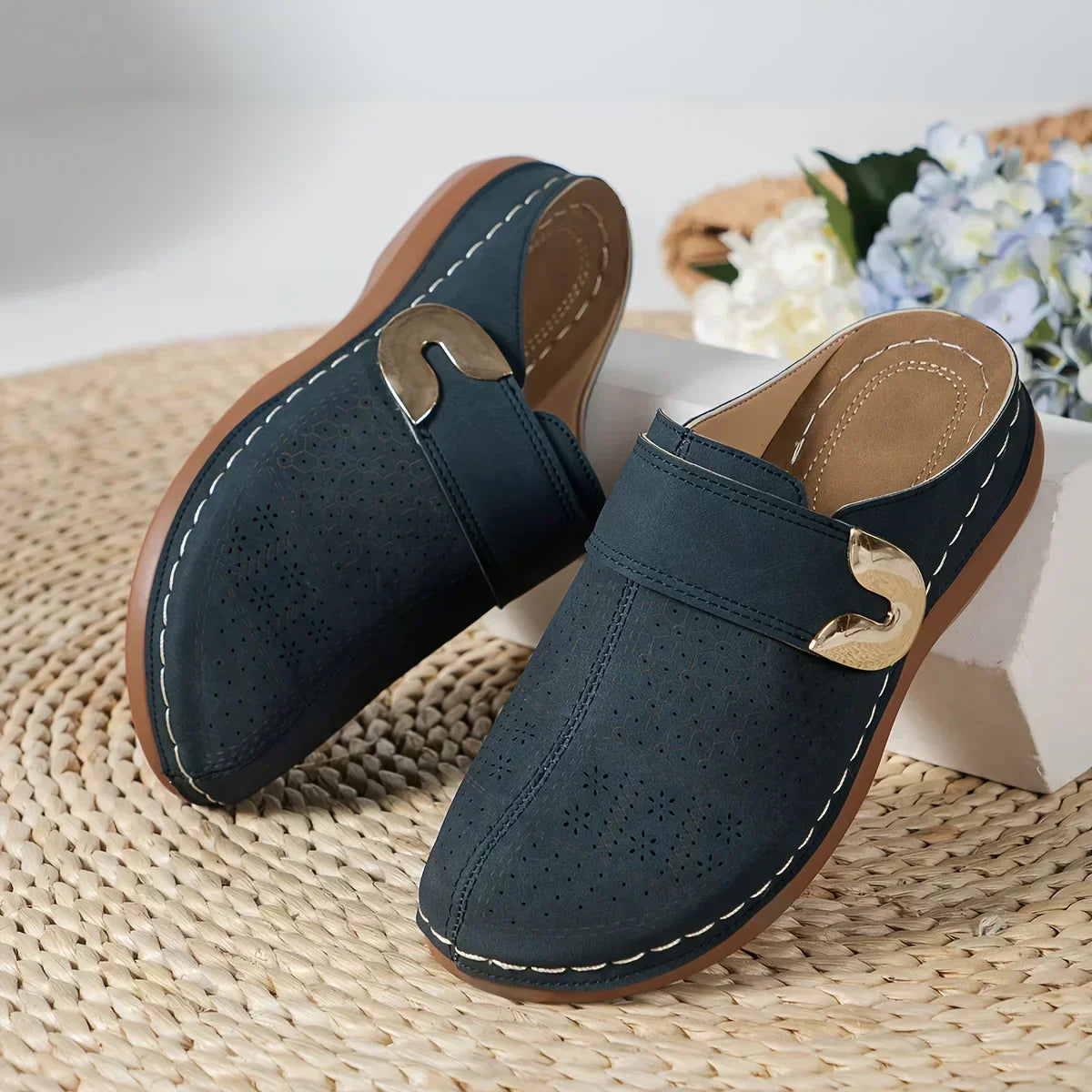 Peigí | Schicke unterstützende Keilsandalen