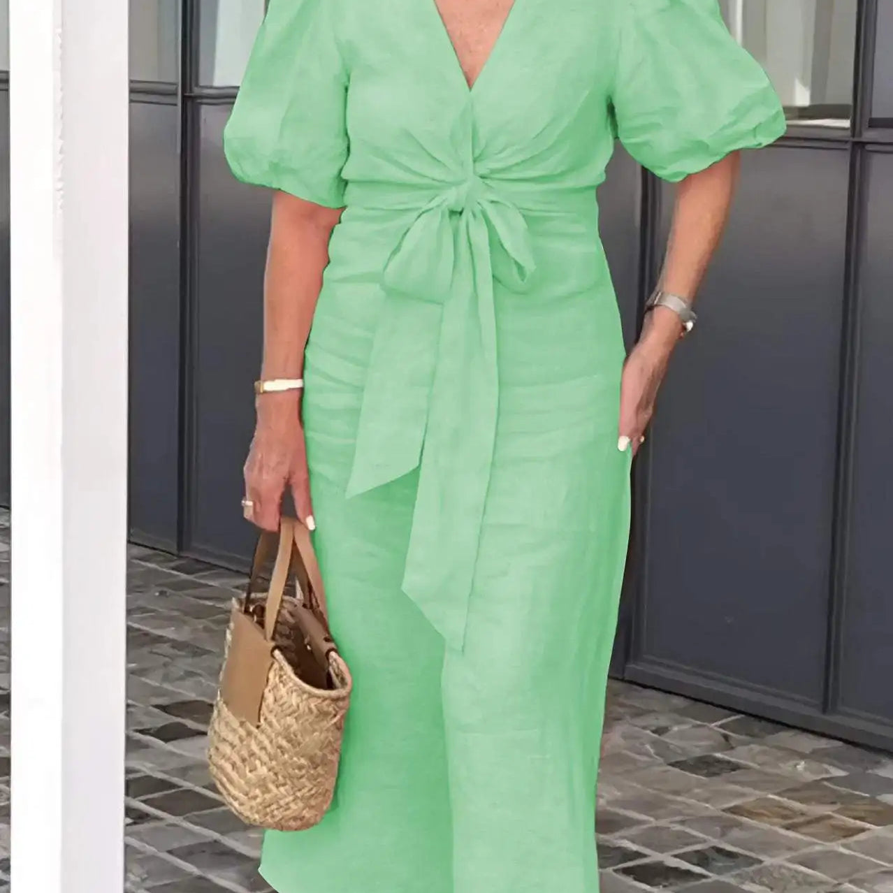Maebh | Elegantes V-Ausschnitt Midi-Kleid