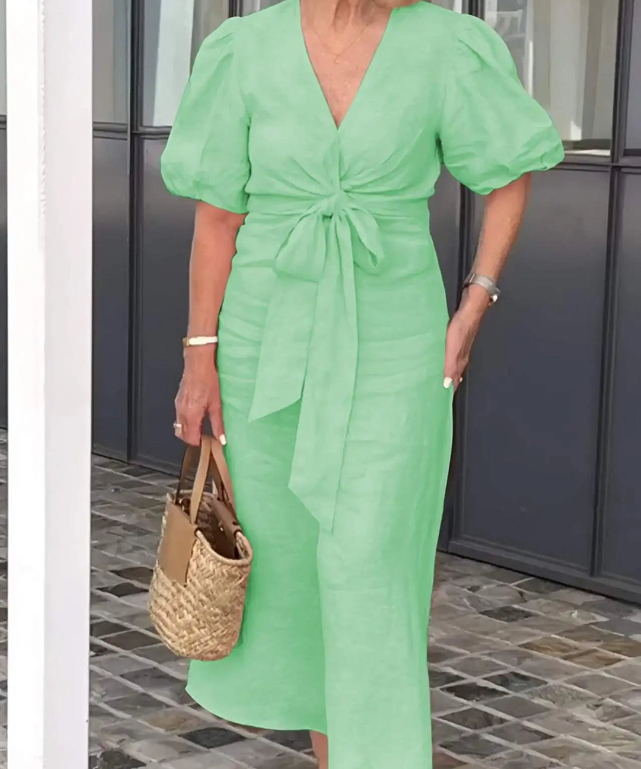 Maebh | Elegantes V-Ausschnitt Midi-Kleid