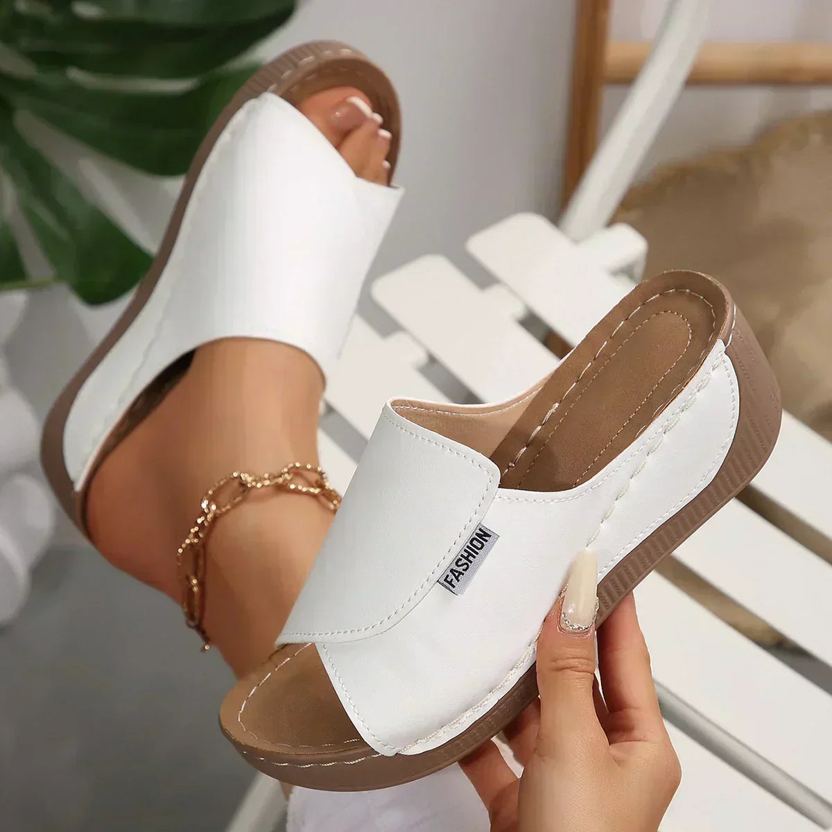 Cobhlaith | Orthopädische Keil Sandalen