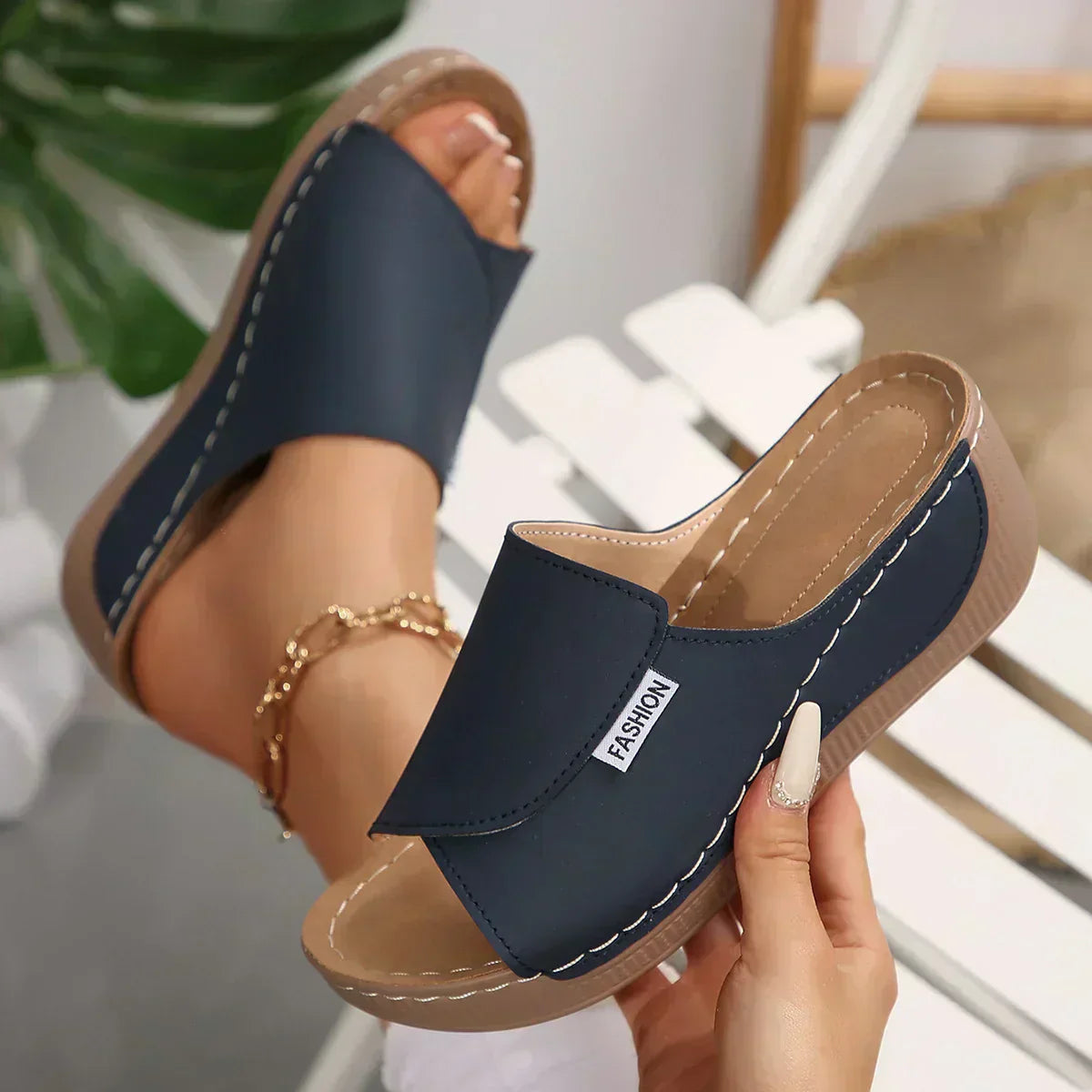 Cobhlaith | Orthopädische Keil Sandalen