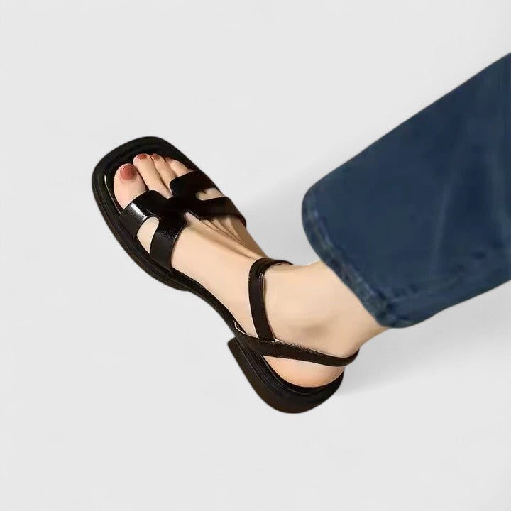 Éadaoin | Elegante Flache Sandalen