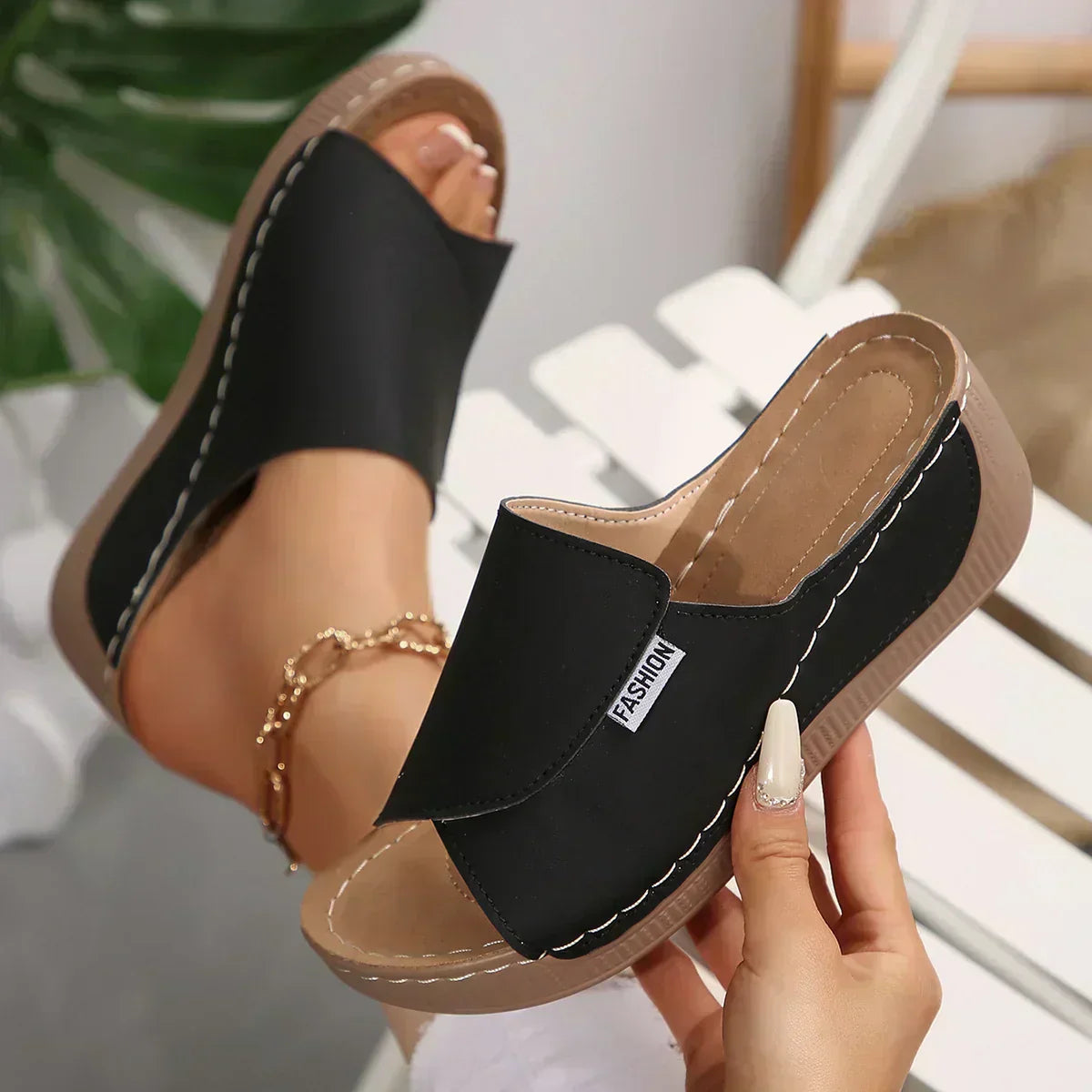 Cobhlaith | Orthopädische Keil Sandalen