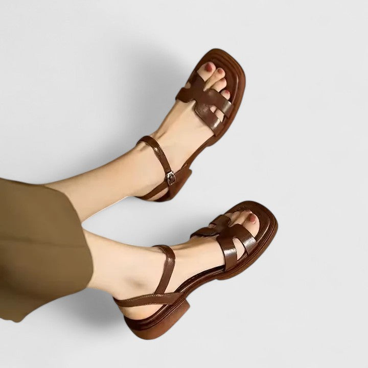 Éadaoin | Elegante Flache Sandalen