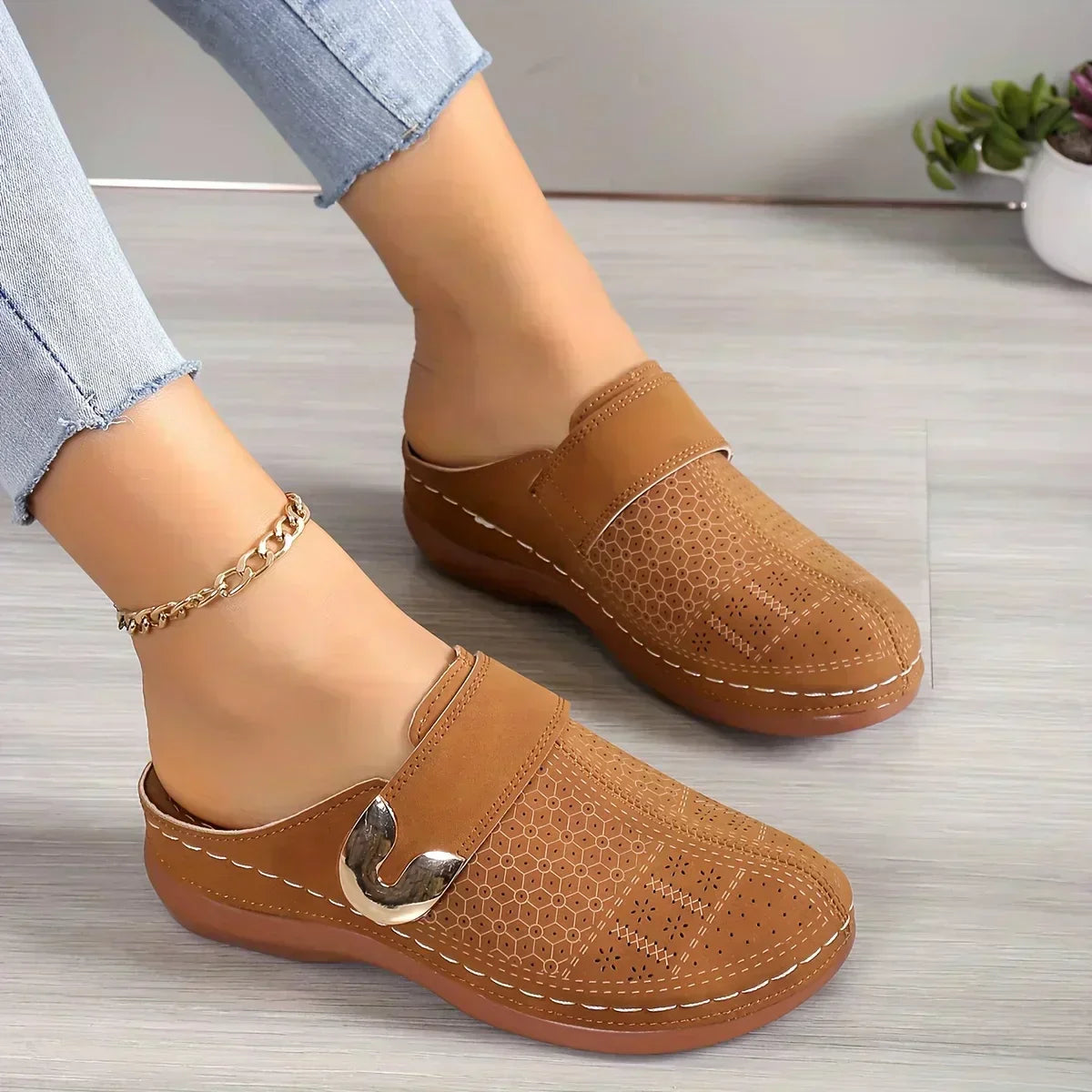 Peigí | Schicke unterstützende Keilsandalen
