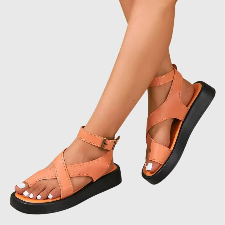 Odharnait | Dicke Plattform Sandalen